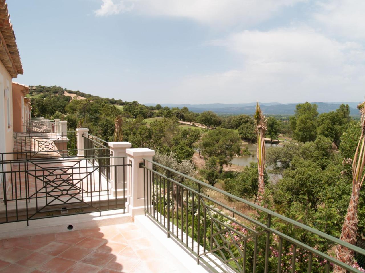 Hotel Lagrange Vacances - Green Bastide à Roquebrune-sur Argens Extérieur photo